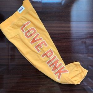 NWT Pink by Victorias Secret vintage slim jogger M